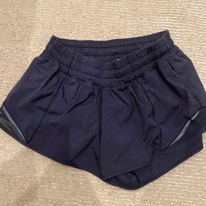 Lululemon Hotty Hot 2.5 Navy Size 4